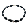 Collier en pierres d’onyx