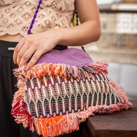 Sac Artisanal Mauve avec Détails Colorés