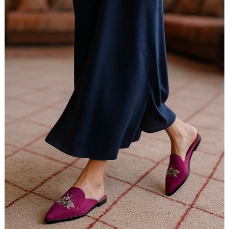 Babouches rose fushia stylées avec motif papillo